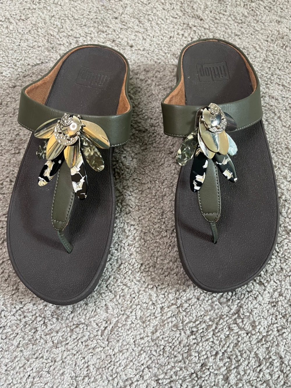 Fitflop Dragonfly Olive Green Platform Leather Thongs Sandals Gold Metallic Sz 8